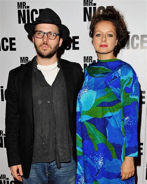 who is samantha morton married to